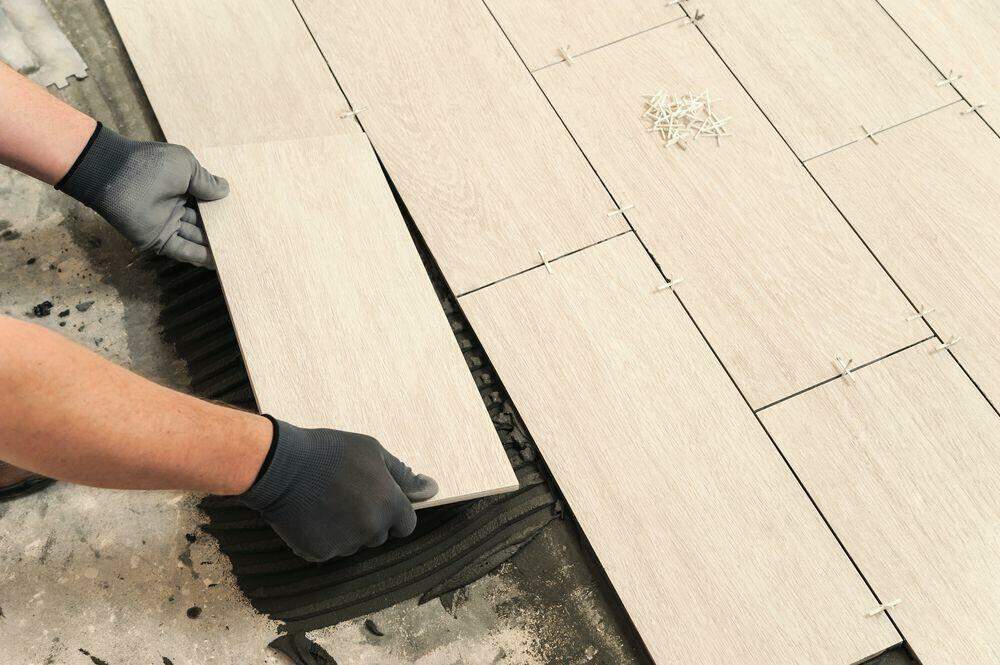 Wood Look Tile Flooring How To Lay, Tile Adhesive For Wood Floors