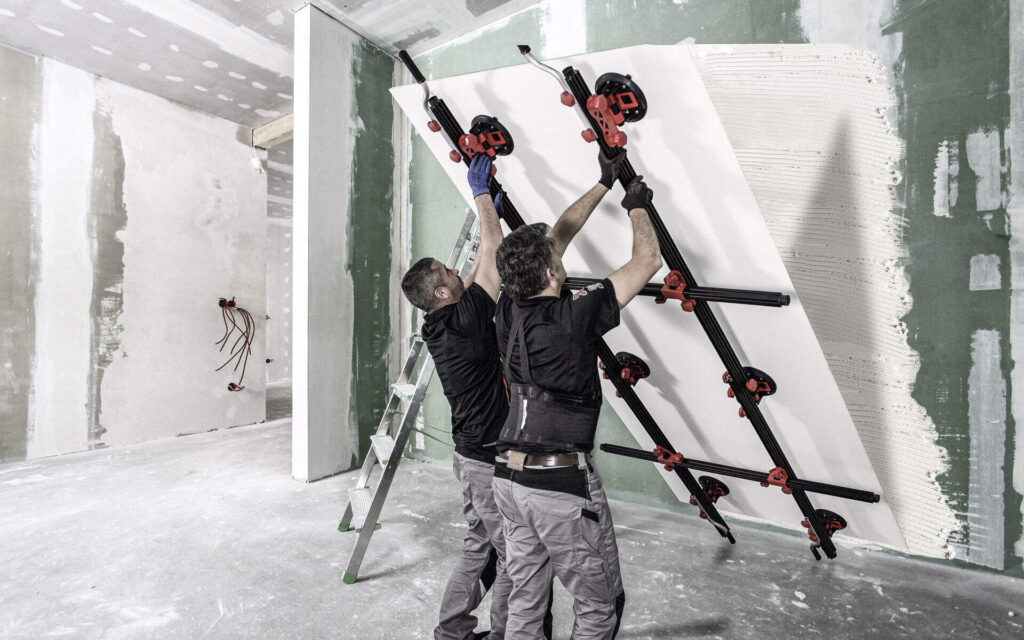 5 accessories to work large format tiles