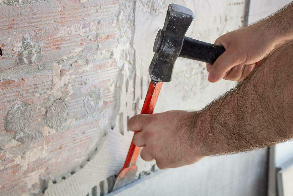 how to remove tile from wall