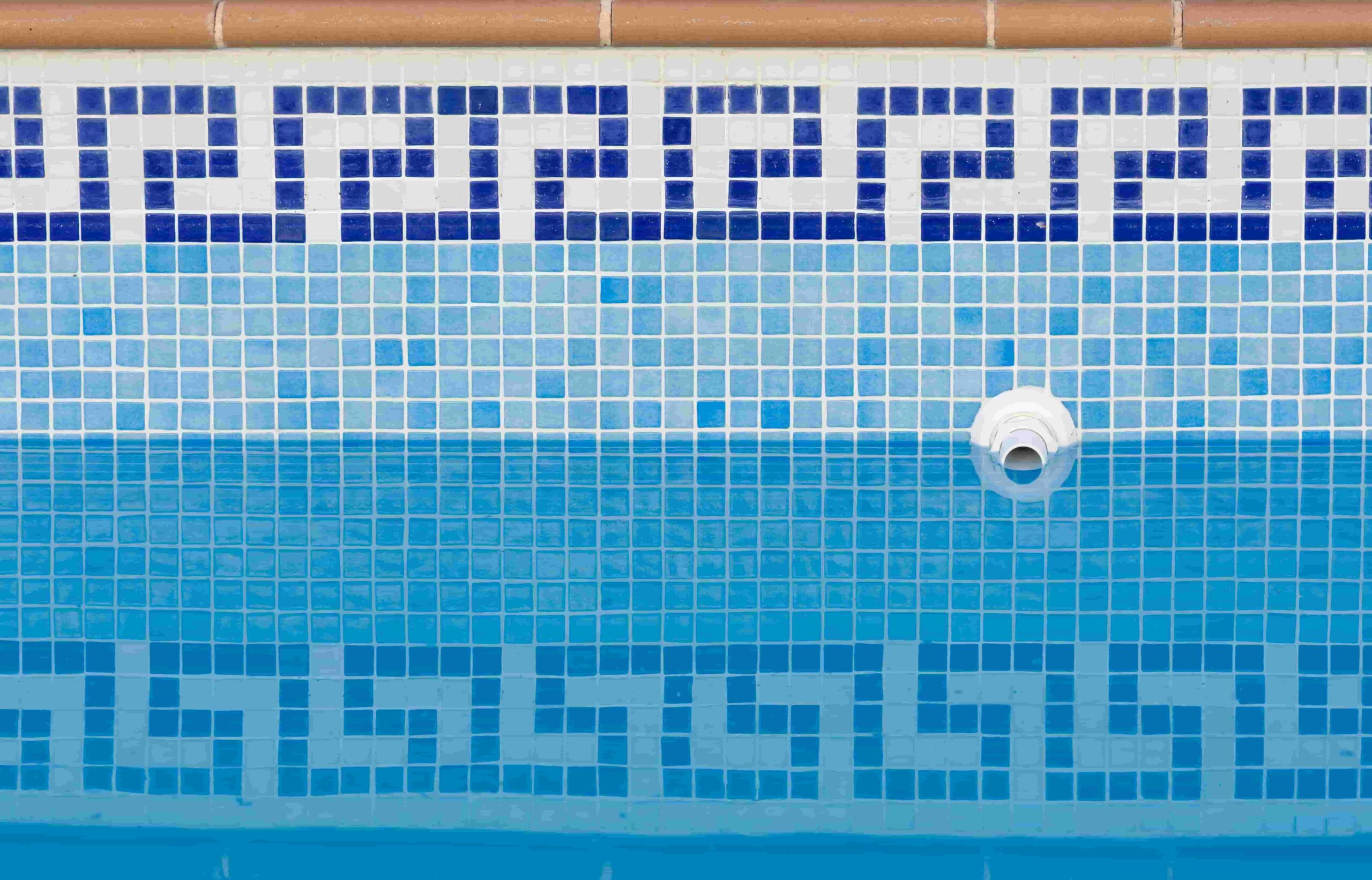 tipos de gresite para piscinas