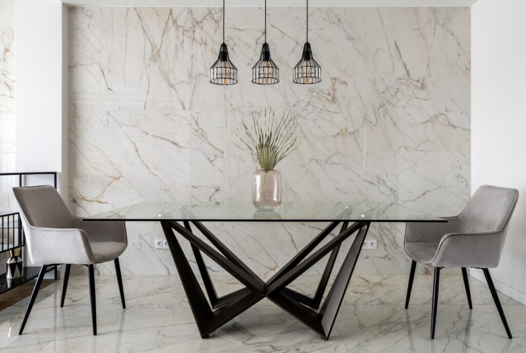 salón con azulejo de gran formato