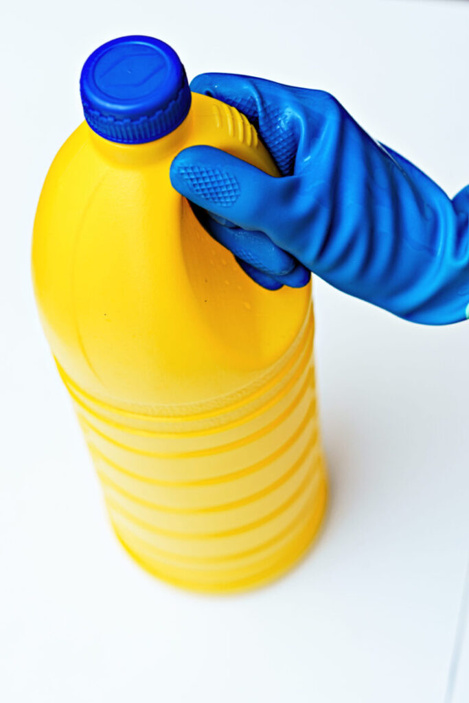 Come pulire i pavimenti antiscivolo in modo efficace