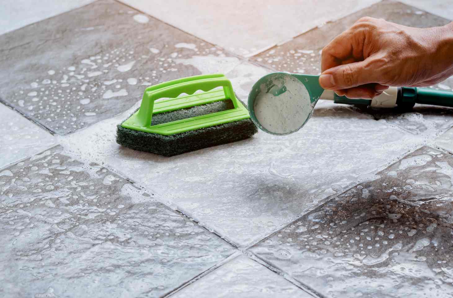 Comment nettoyer un carrelage mat et poreux