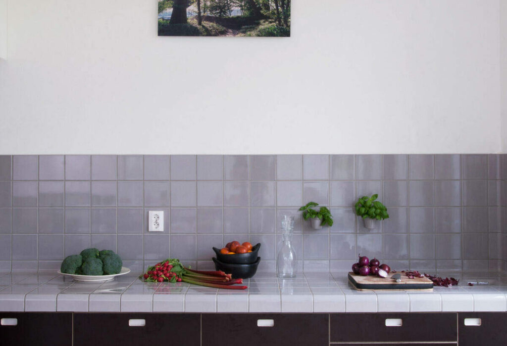 8 idee per il installare le piastrelle in cucina