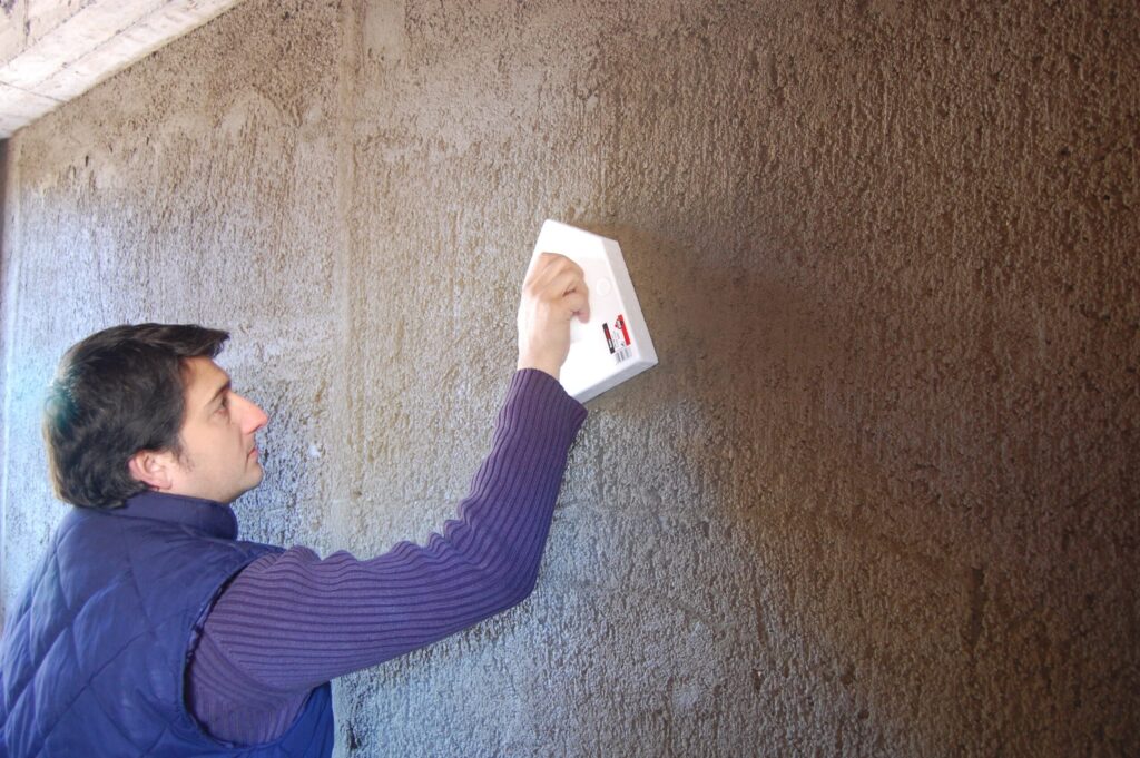 Spatola per stucco: come scegliere quella giusta per le fughe