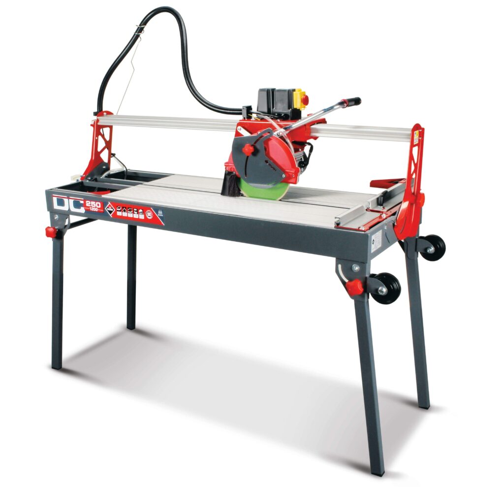 Het ZERO DUST systeem op zaagmachines van RUBI.
