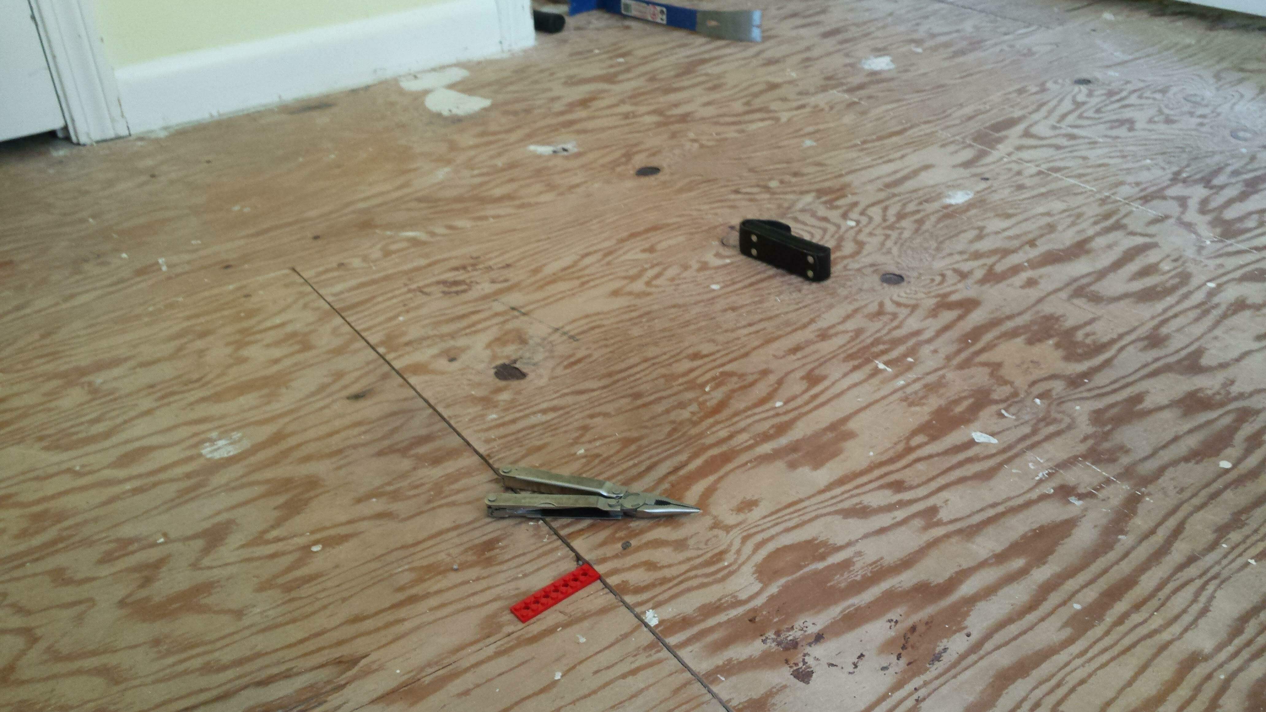 Suloor For Tile Installation, How To Level A Plywood Floor Before Tiling