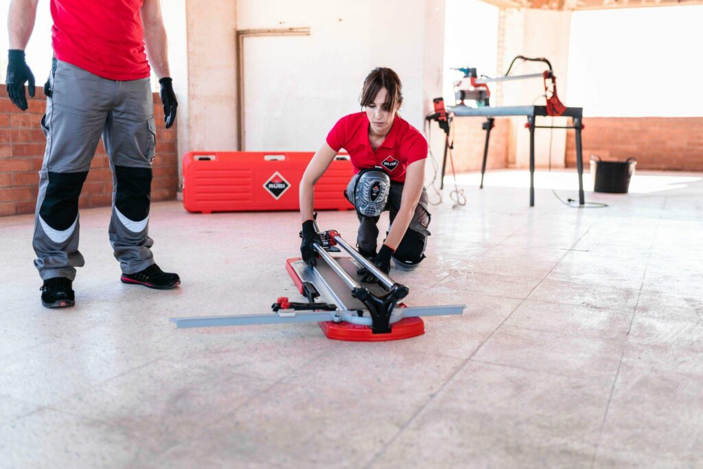 how to use a tile cutter