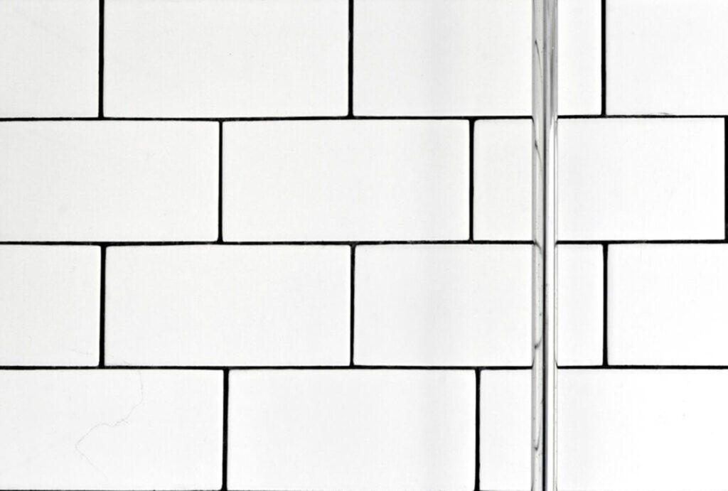 Pros and Cons of Using Black Grout with White Tiles