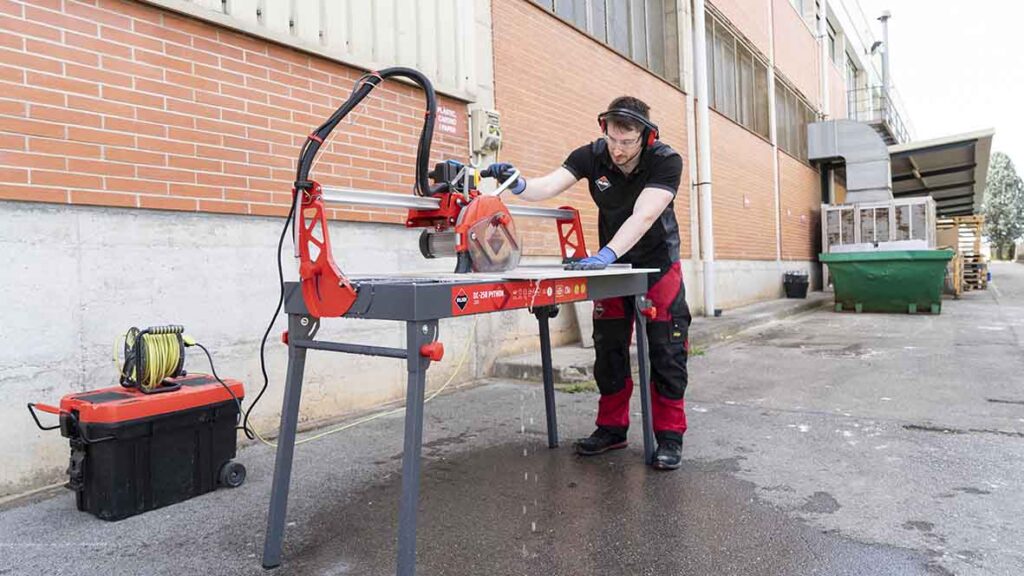 tile cutter vs wet saw